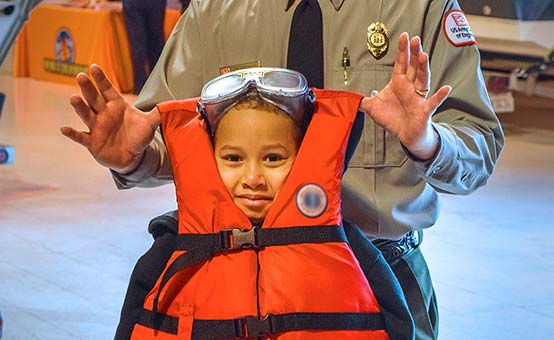 child life jackets should fit snugly