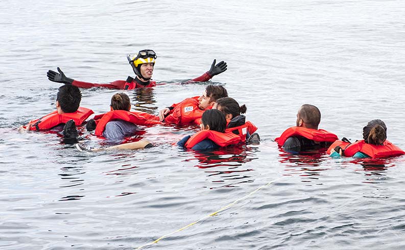 Medical Students Learn About Boating Safety