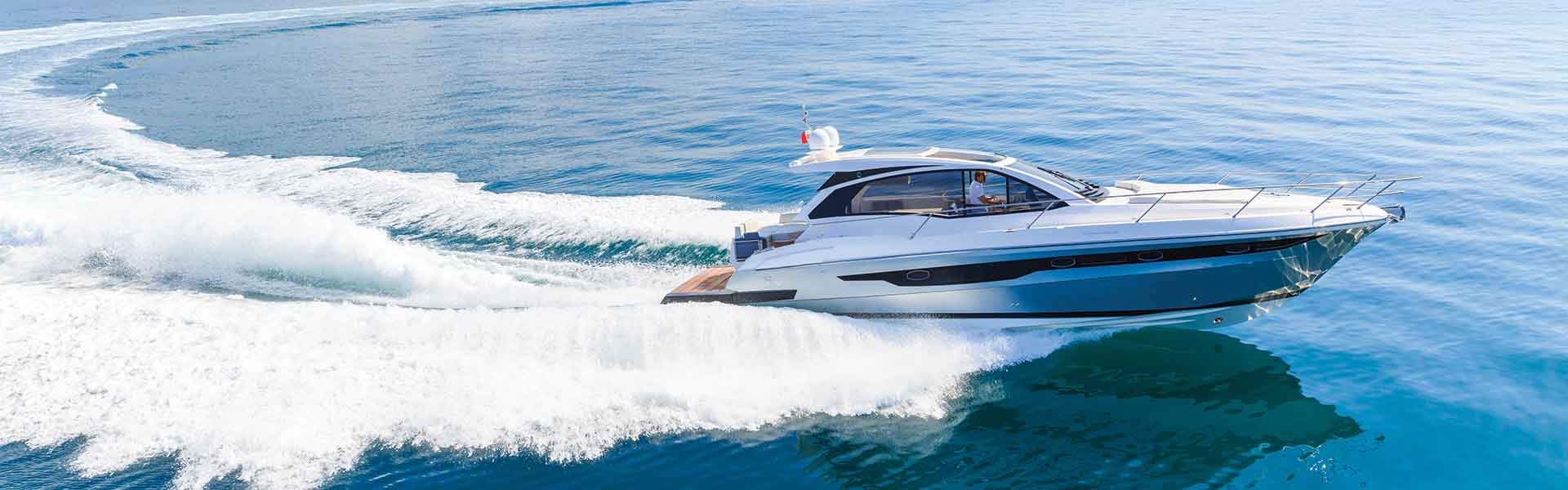 power cruiser motor yacht